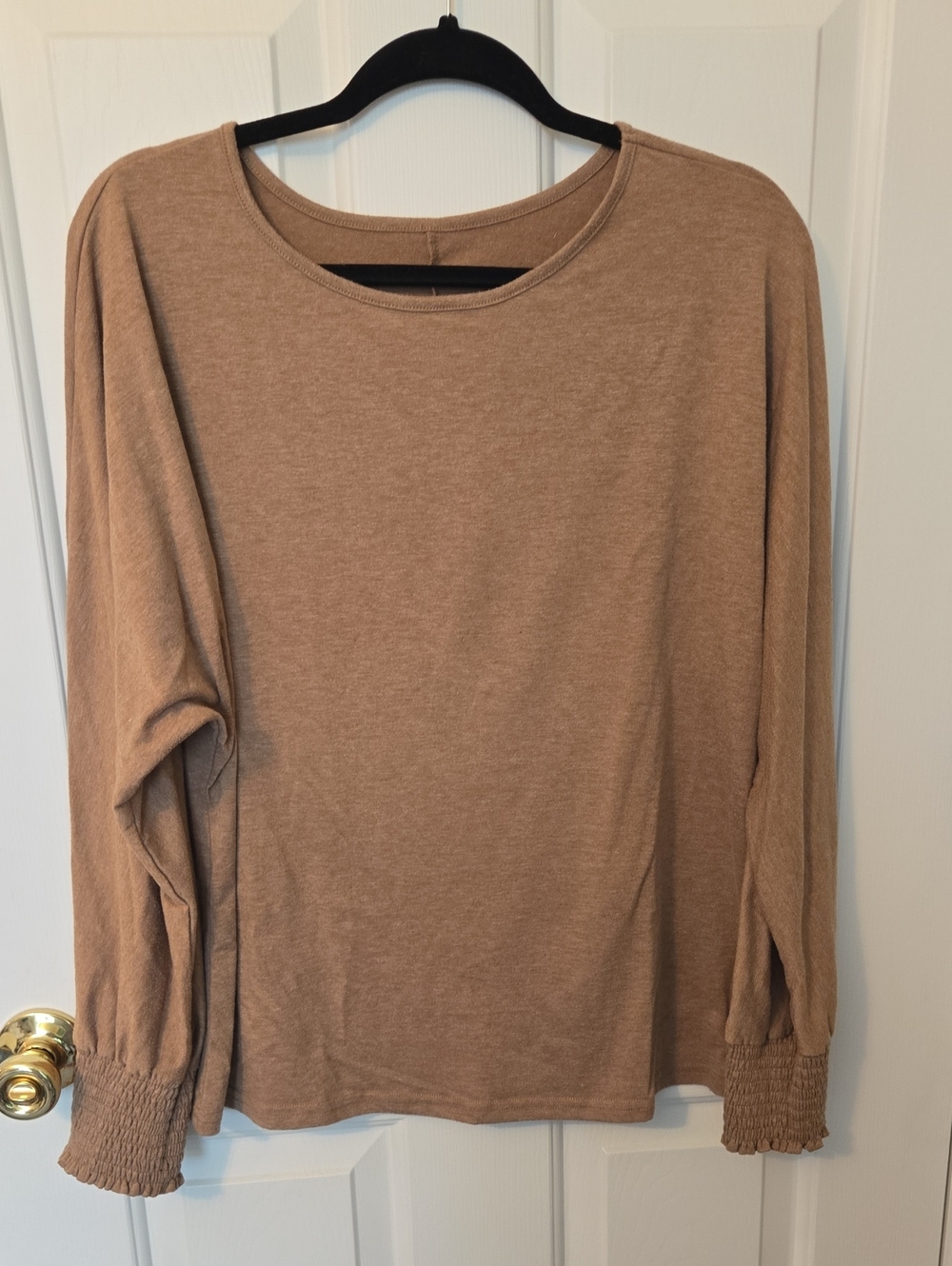 Women's Long-Sleeve Crewneck Top with Smocked Cuffs Size Large